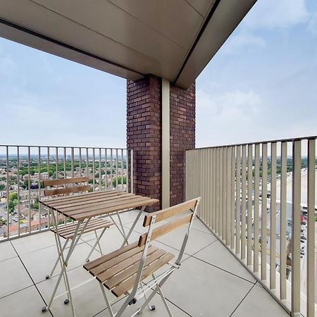 Deluxe Three Bedroom Apartment By London Excel Stays Exteriör bild