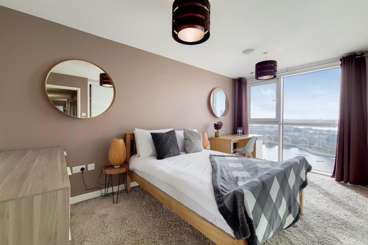 Deluxe Three Bedroom Apartment By London Excel Stays Exteriör bild
